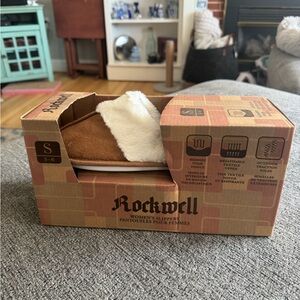 Rockwell Women's Cozy Slippers - Tan and White